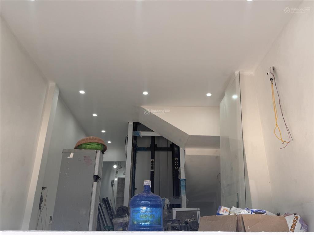 Bán nhà mặt phốan dương vươngvõ chí côngtây hồview sông hồng50mthang máy7tầng 1hầmkhông qh
