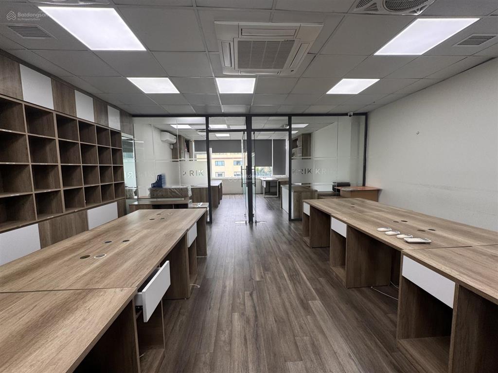 Bán nhà 2 mặt phố cầu giấy kd tốtmặt tiền 6,2m đẹpdt83m8 tầngthống sàn cầu thang ,thang máy