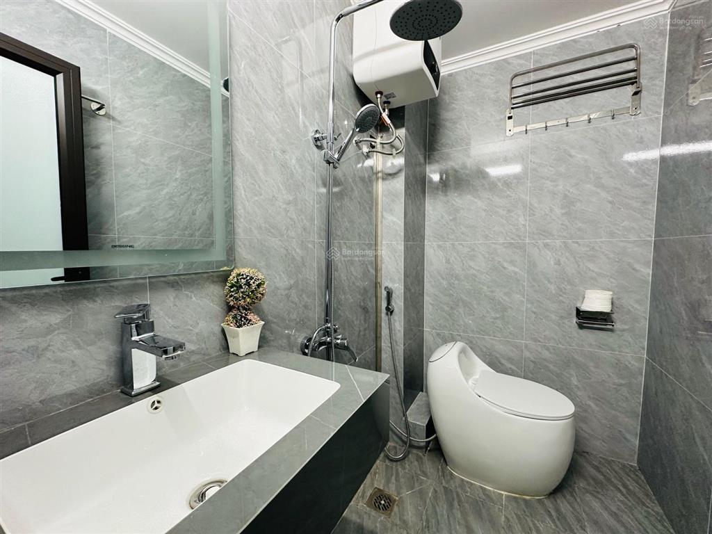 Bán nhà riêng tại 132 vũ tông phan, 11,4 tỷ, 55m2, 6pn, 4wc