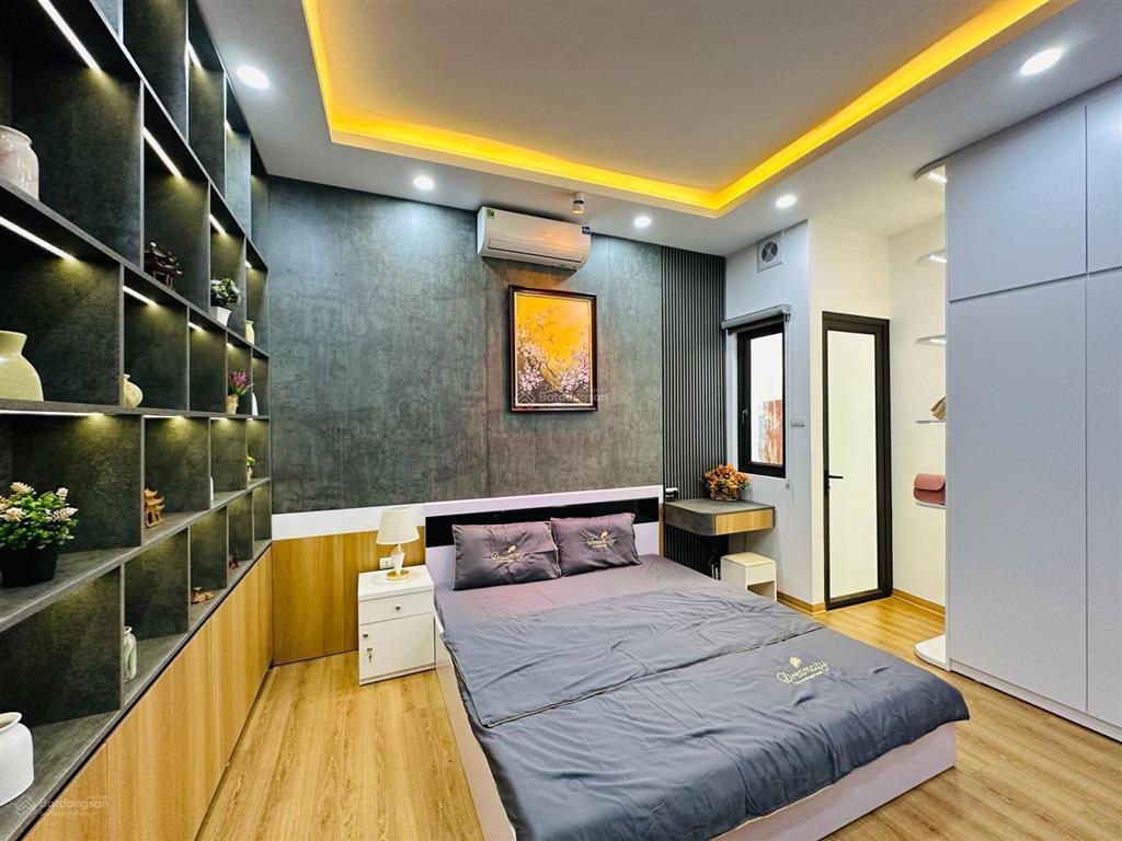 Bán nhà riêng tại 132 vũ tông phan, 11,4 tỷ, 55m2, 6pn, 4wc