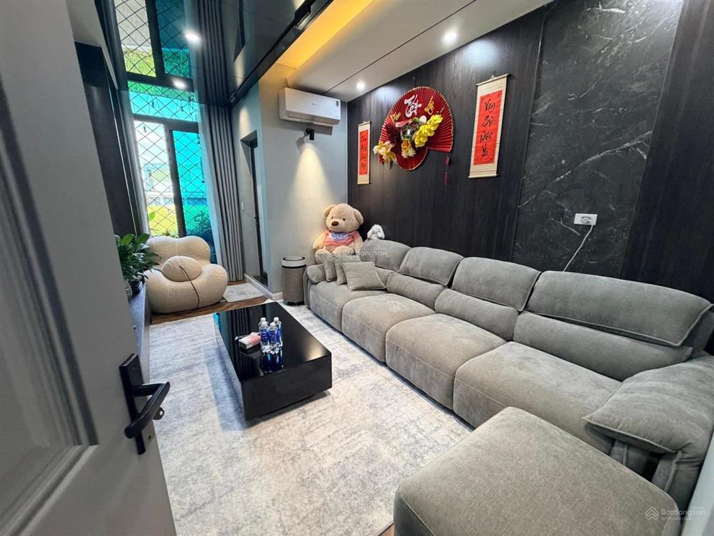 Bán chung cư mini 100m 7 tầng thang máy phố quan nhân giá 27 tỷ