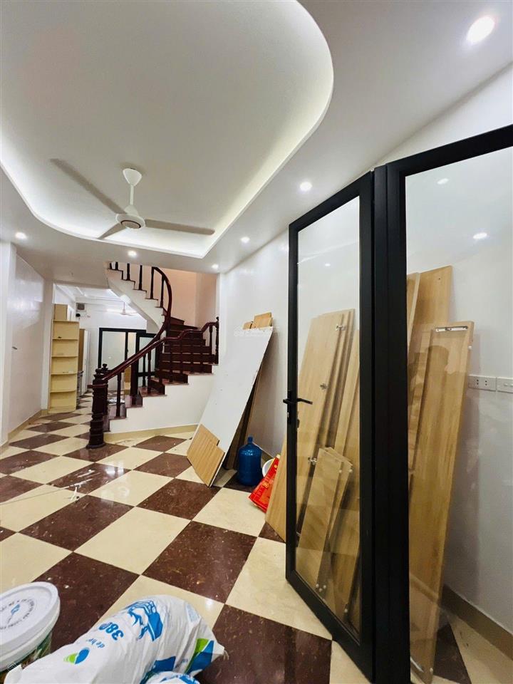 Bán nhà 50m 5 tầng doãn kế thiện cầu giâý 14.8 tỷ