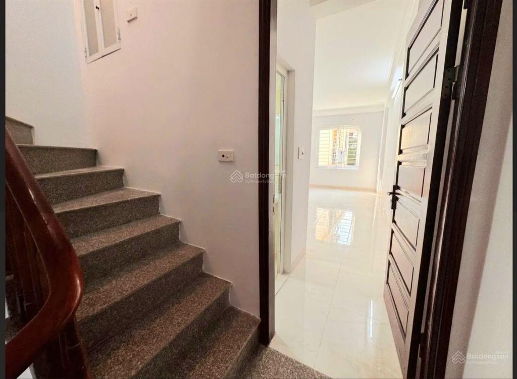 Bán gấp nhà riêng 4pn, 4wc, 5 tầng, 32m2 tại đường tân triều, thanh trì, hà nội, 7,3 tỷ ô tô tránh