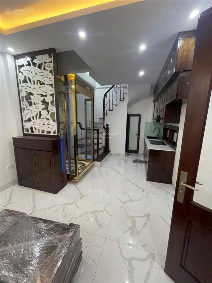 Bán siêu phẩm lò đúc 33m5 tầng thang máy lõi phố cổ hơn 10 tỷ