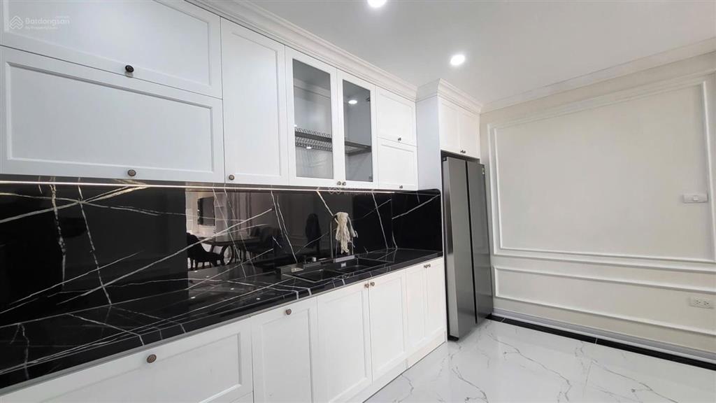Bán nhà phố nguyễn ngọc nại 62m 6 tầng thang máy, gara ô tô hơn 25 tỷ  0902 416 ***