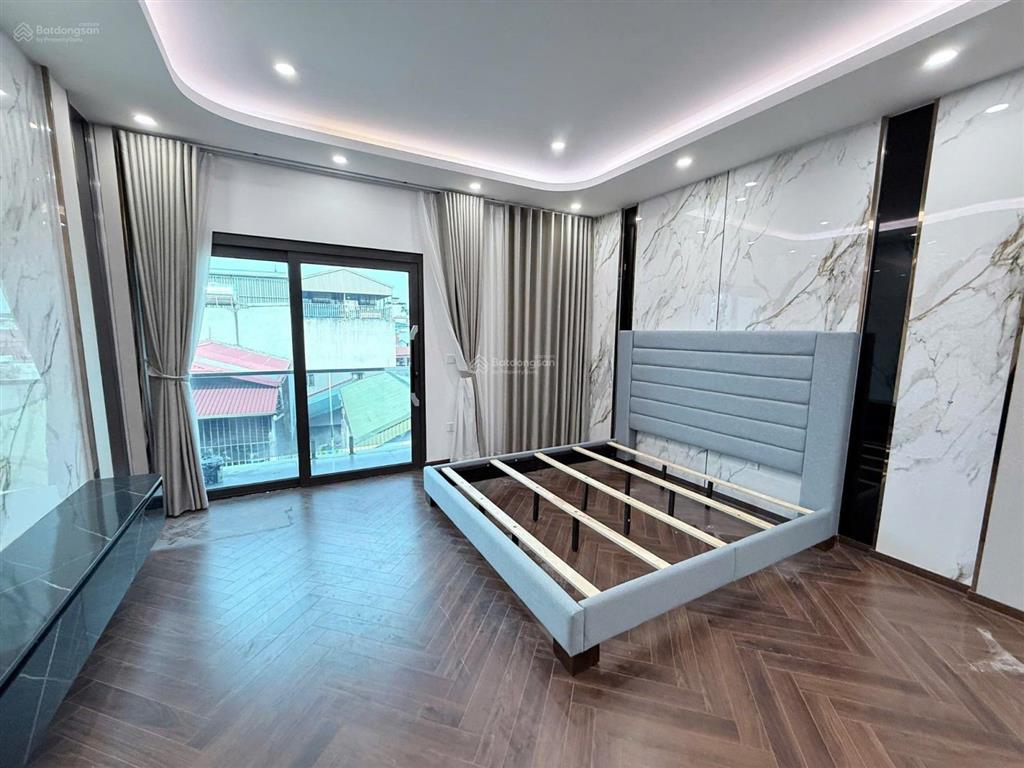 Siêu phẩm nguyễn văn cừ long biên | 7 tầng thang máy | ô tô vào nhà | full nội thất 5 sao