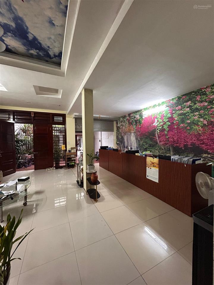 Siêu phẩm nguyễn văn cừ long biên ô tô đỗ cửa