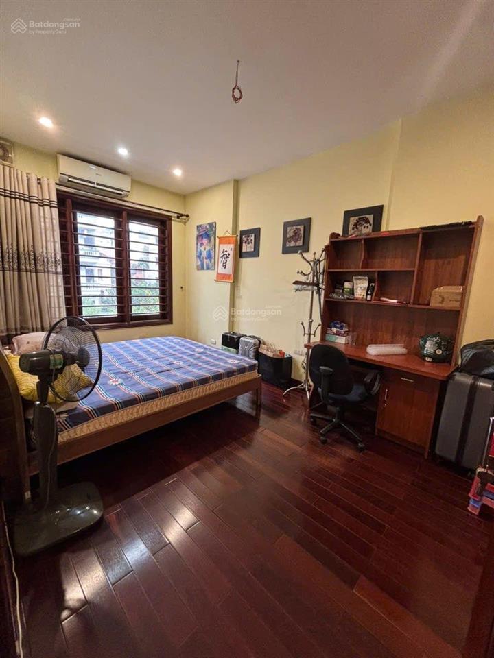 Siêu phẩm nguyễn văn cừ long biên ô tô đỗ cửa