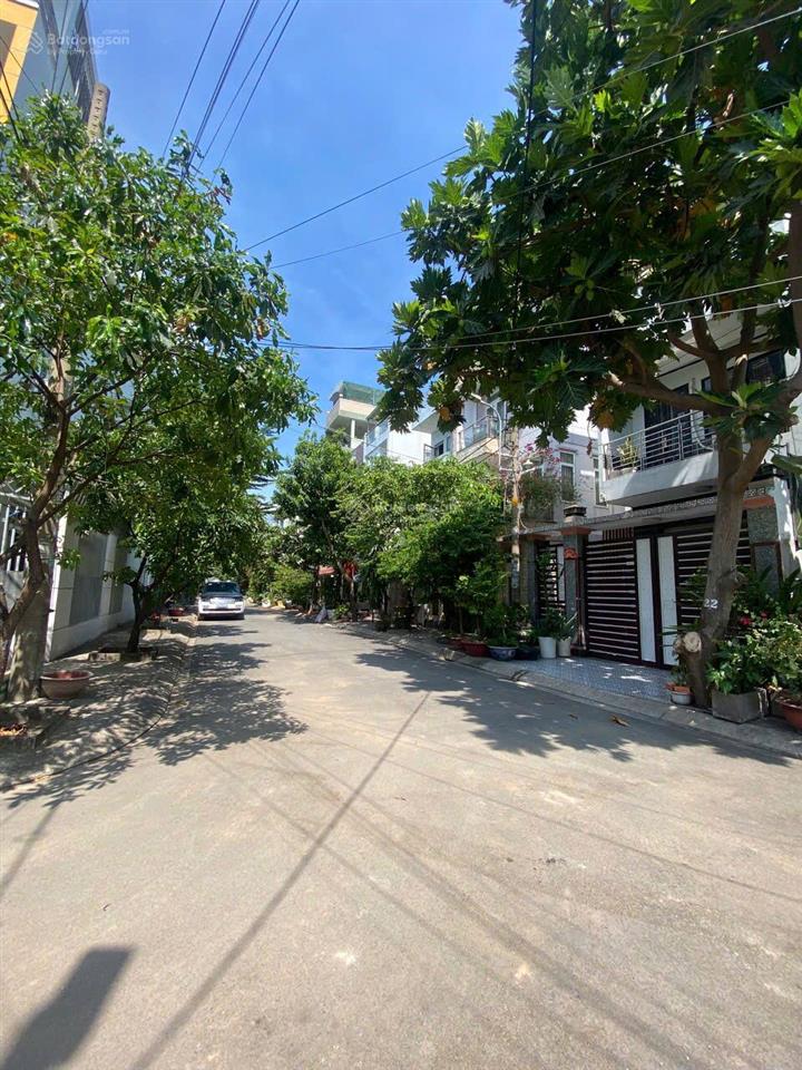 Lô đất trống dương quảng hàm, p. 6, gv. dt 5,6m x 15m cn 84m2 đường 12m giá 9,9 tỷ tl