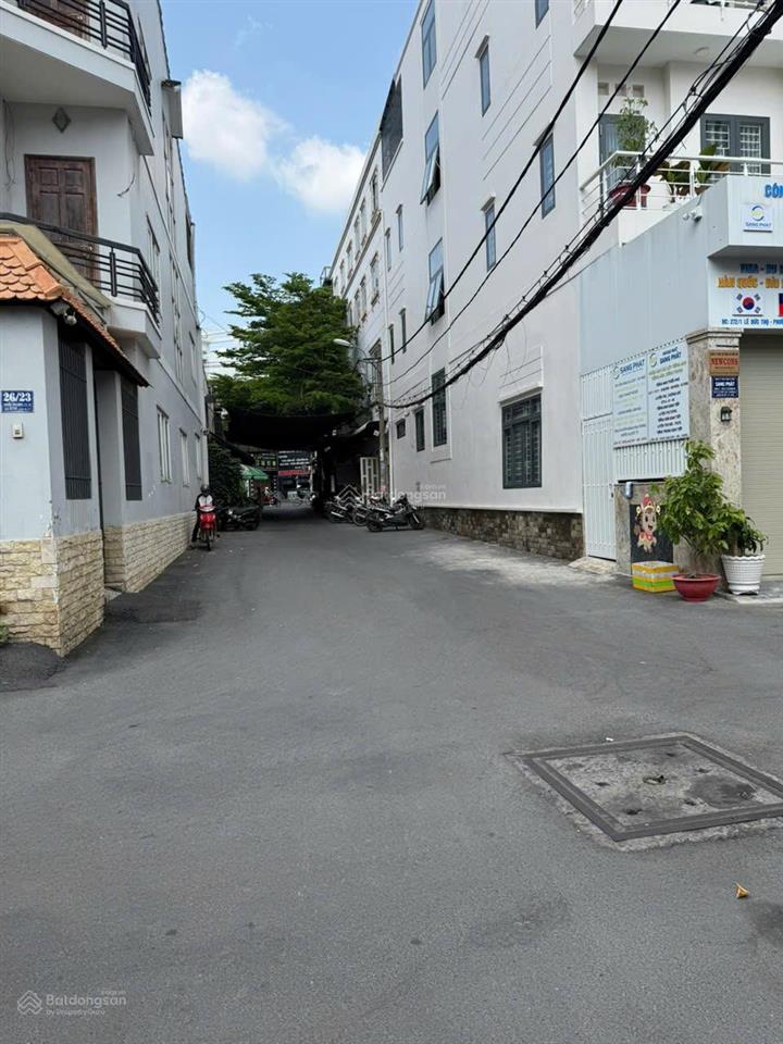 Nhà nguyễn văn lượng, p.6, gv  ngay công viên gv. dt 4m x 20m nhà trệt 2 lầu, giá 12,5tytl