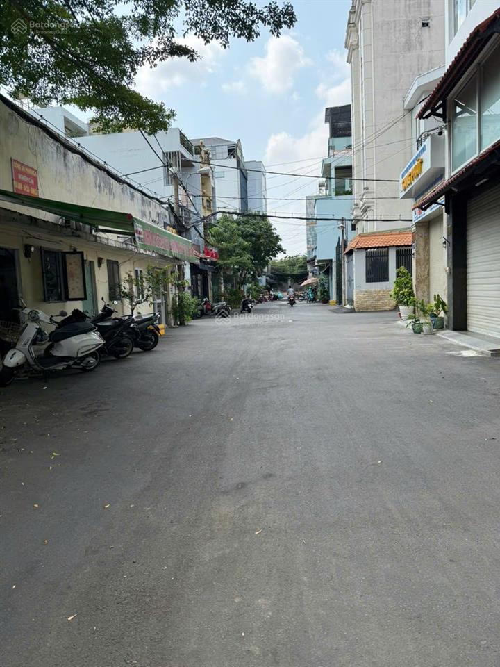Nhà nguyễn văn lượng, p.6, gv  ngay công viên gv. dt 4m x 20m nhà trệt 2 lầu, giá 12,5tytl