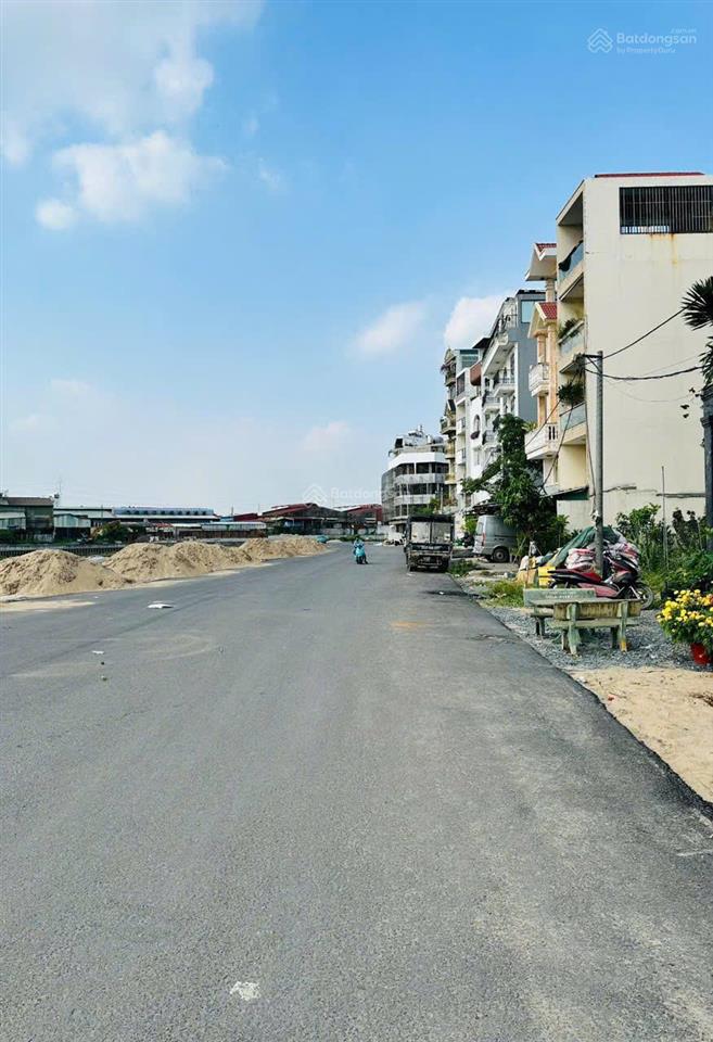 Lô đất trống mt đường bờ sông vàm thuật 32m, dt 13 x 55 phù hợp xây tòa nhà vp, giá 72ty tl