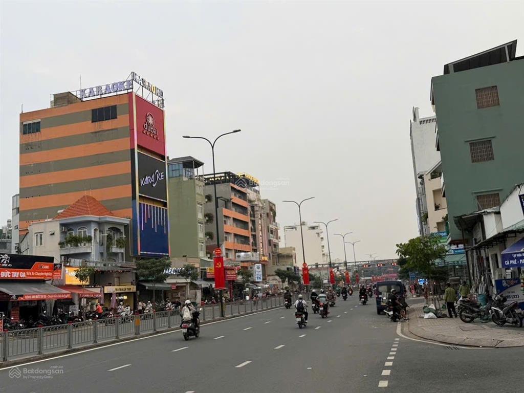 Chủ cần bán gấp !!! mt dương quảng hàm, p.6, gv. dt 8,5m x 40m nở hậu 11,5m2, giá 50ty tl mạnh