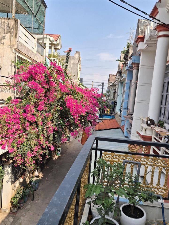 Nhà 2 tầng dt 70m đường tô vĩnh diện. vị trí vàng làng đhqgtphcm . giá 4ty6 .  0938 672 ***