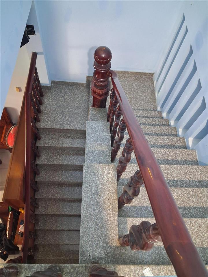 Nhà 2 tầng dt 70m đường tô vĩnh diện. vị trí vàng làng đhqgtphcm . giá 4ty6 .  0938 672 ***