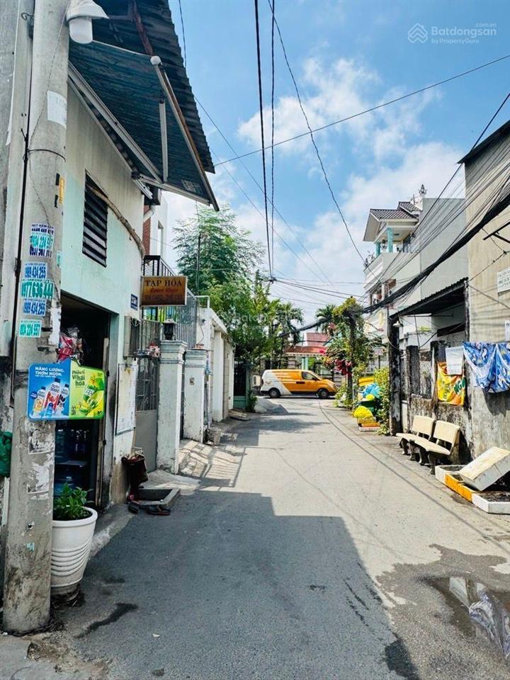 Bán nhanh nhà cấp 4 dt 80m2 4 x 20 vị trí đẹp, hẻm rộng thoáng mát dân trí cao, sổ riêng. 4tỷ5