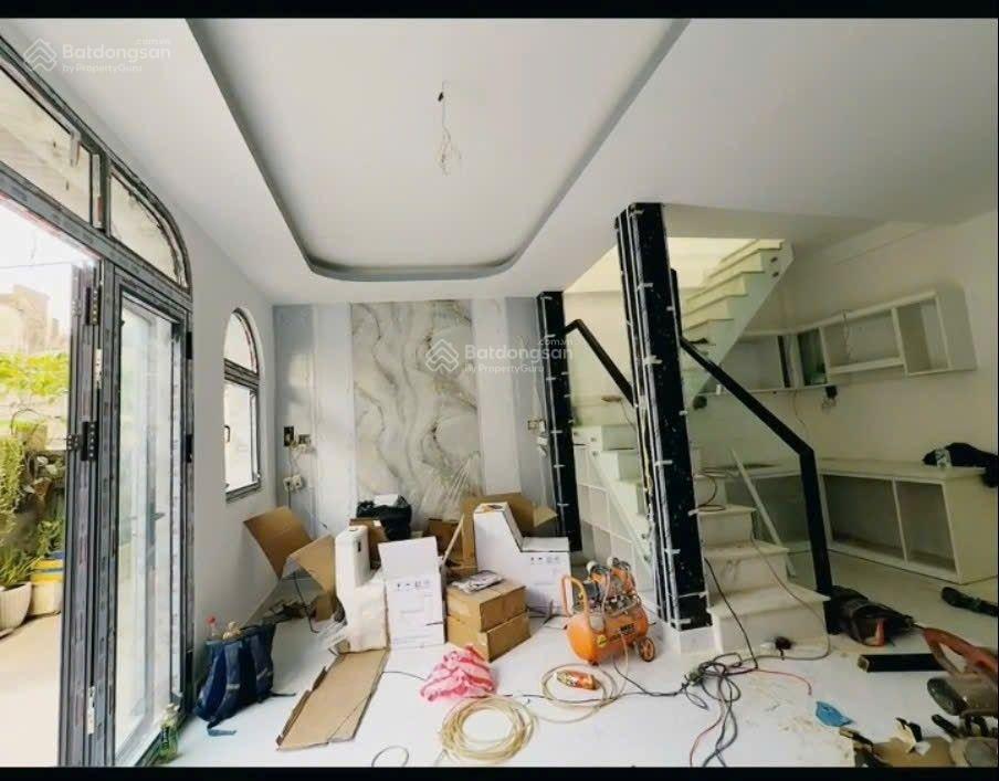 Giá  4tỷ290 tl chính chủ nhà mới tinh  tặng full nội thất