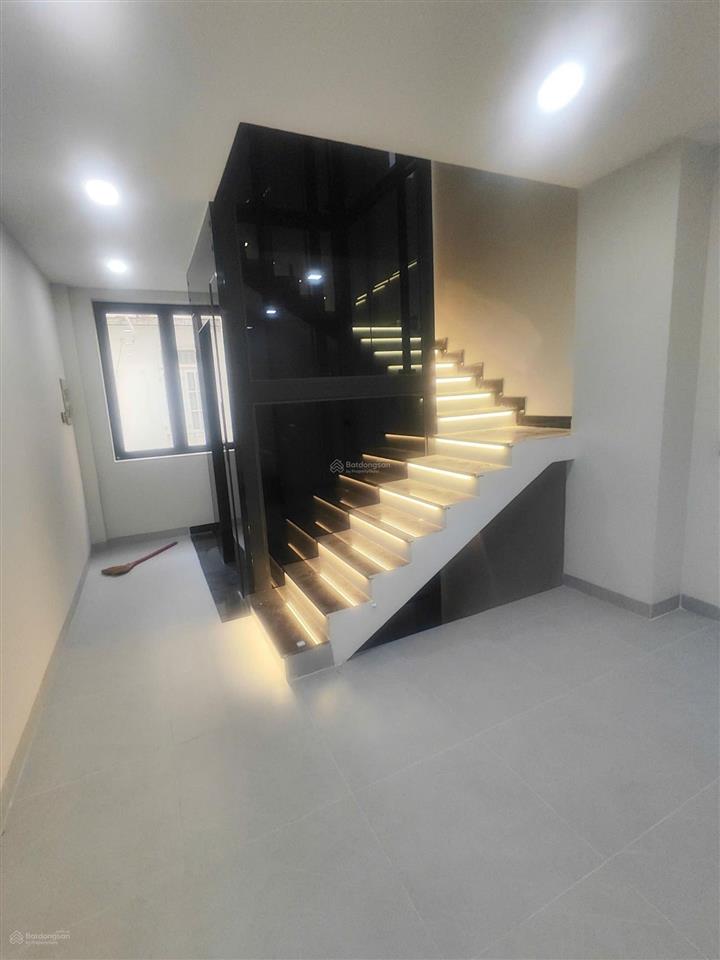 Bán nhà mt đường số kdc tân quy đông, p. tân phong, q.7
+ nhà mới xây như hình, dt 4m x 18m