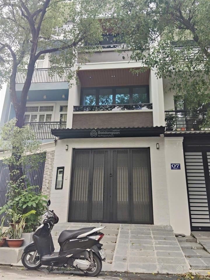 Bán nhà mt đường số kdc tân quy đông, p. tân phong, q.7
+ nhà mới xây như hình, dt 4m x 18m
