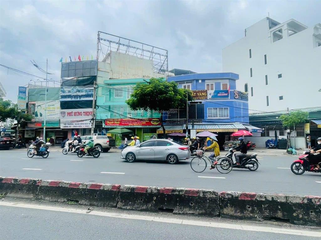 Chỉ cần 11,5 tỷ có nhà kinh doanh đường lớn 40m