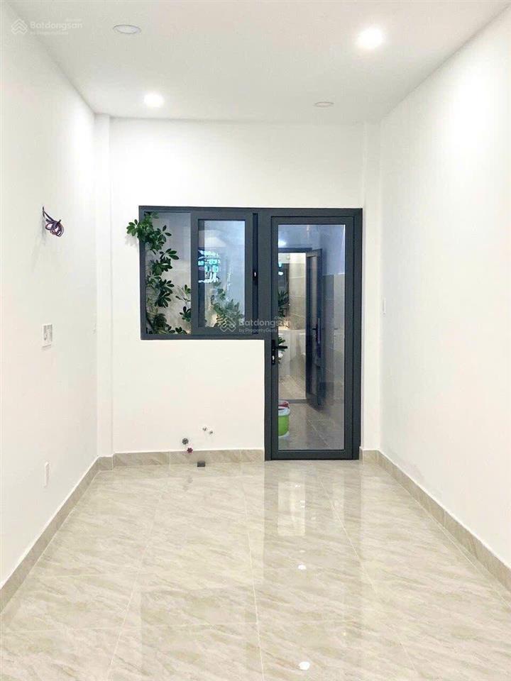 Cho thuê nguyên căn mặt tiền 2 lầu nguyễn thị thập rẻ nhất 37tr/ tháng
trệt 2 lầu 4 phòng 3wc