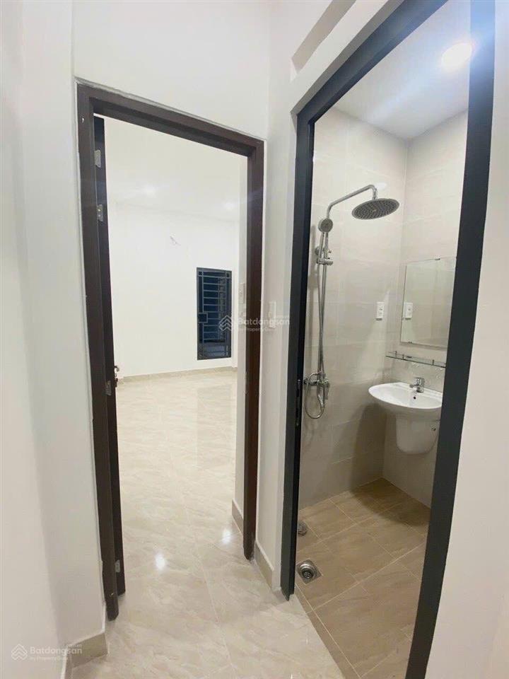 Cho thuê nguyên căn mặt tiền 2 lầu nguyễn thị thập rẻ nhất 37tr/ tháng
trệt 2 lầu 4 phòng 3wc