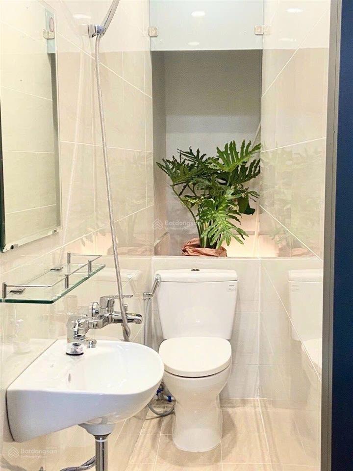 Cho thuê nguyên căn mặt tiền 2 lầu nguyễn thị thập rẻ nhất 37tr/ tháng
trệt 2 lầu 4 phòng 3wc