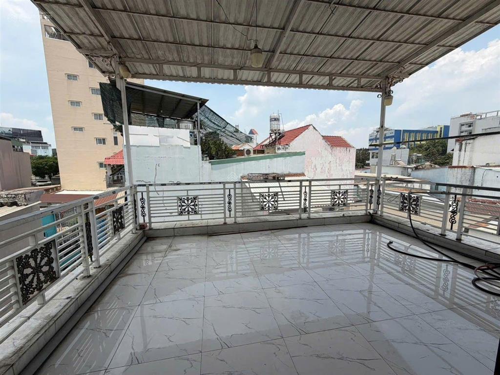 Bán nhà hẻm 85 nguyễn thị xiếu  thông ra trần xuân soạn q7
 diện tích  5x11 nở hậu 5,8m
