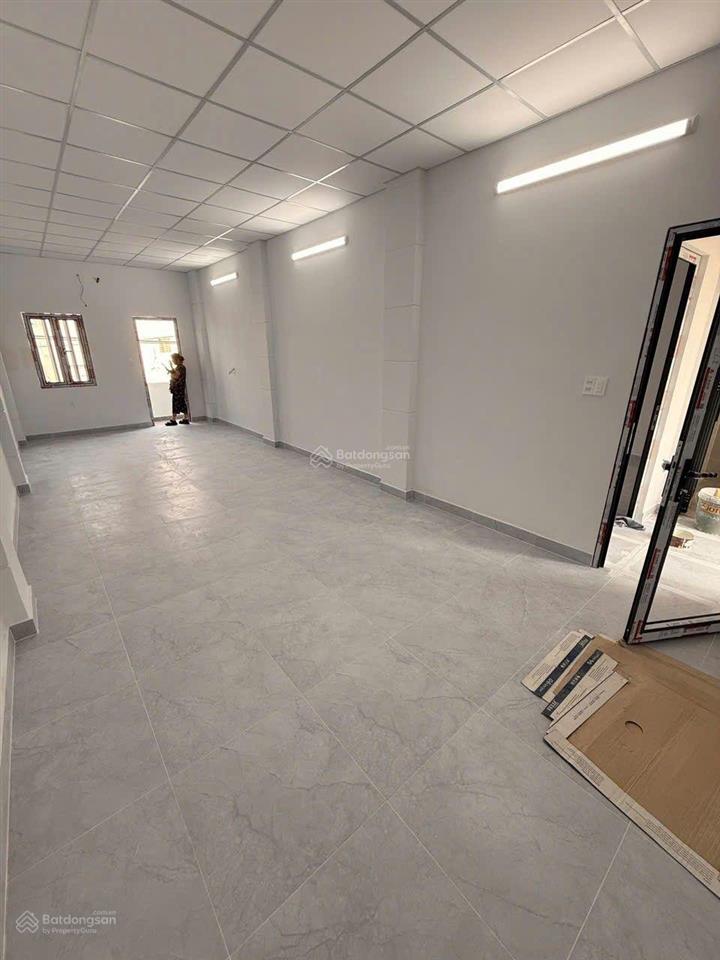 Cần cho thuê nhà mới xây mt lâm văn bền đường kinh doanh sầm uất