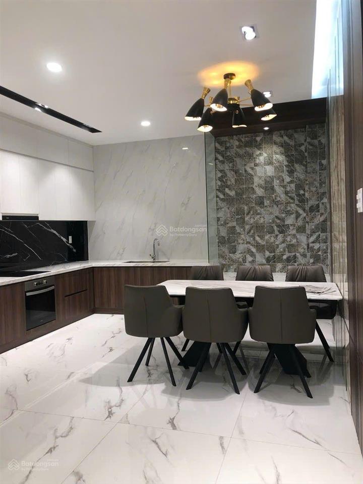 Bán nhà mặt tiền đường số 14m,gần lotte mark.quận 7
giá 15,8 tỷ tl
=====
diện tích.4m5 x 15m