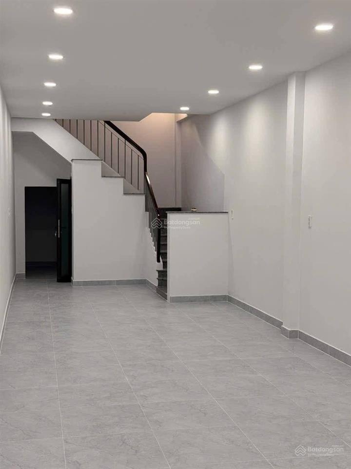Cho thuê nhà mặt tiền đường lâm văn bền, quận 7 vị trí kinh doanh sầm uất