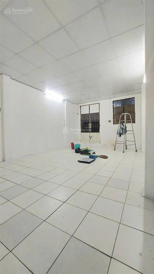 Cho thuê nhà mt kinh doanh đa ngành nghề lâm văn bền, quận 7 dt 3m5x16m có 1pn. 1wc 1 máy lạnh sẵn