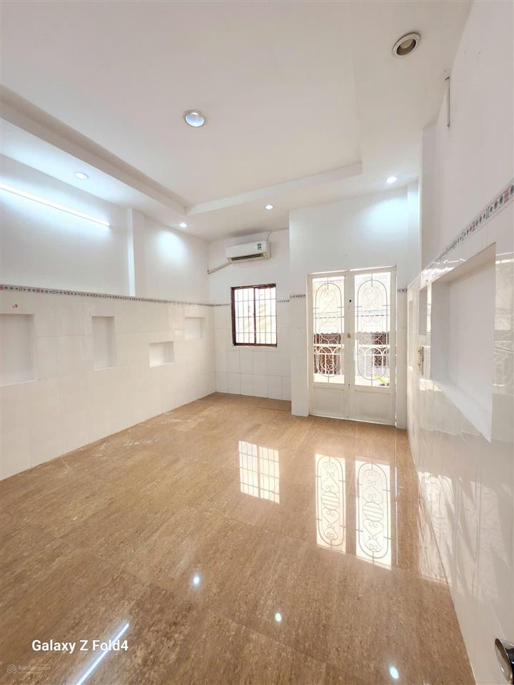 Cho thuê nhà nguyên căn hẻm xe ba gác 62 lâm văn bền, quận 7 giá thuê 10 triệu