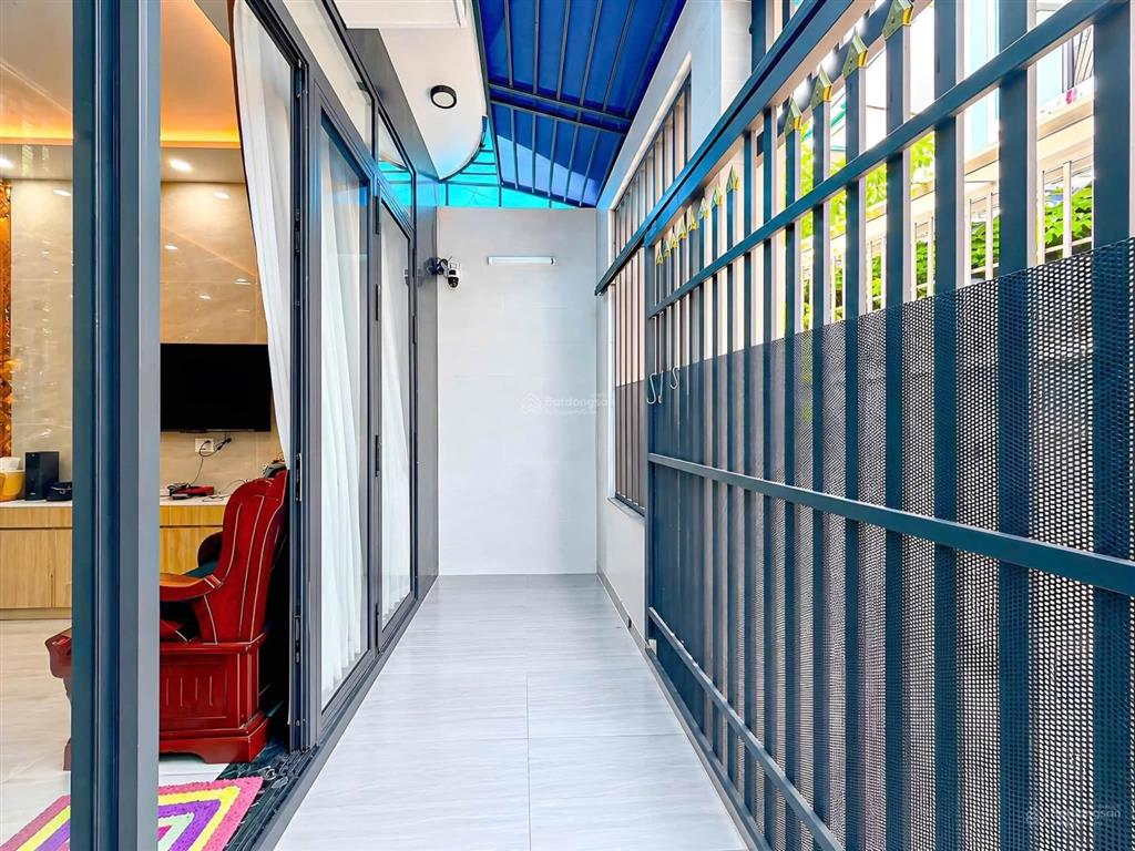 /share bán nhà mới đẹp góc 2 mặt tiền đường huỳnh tấn phát, quận 7