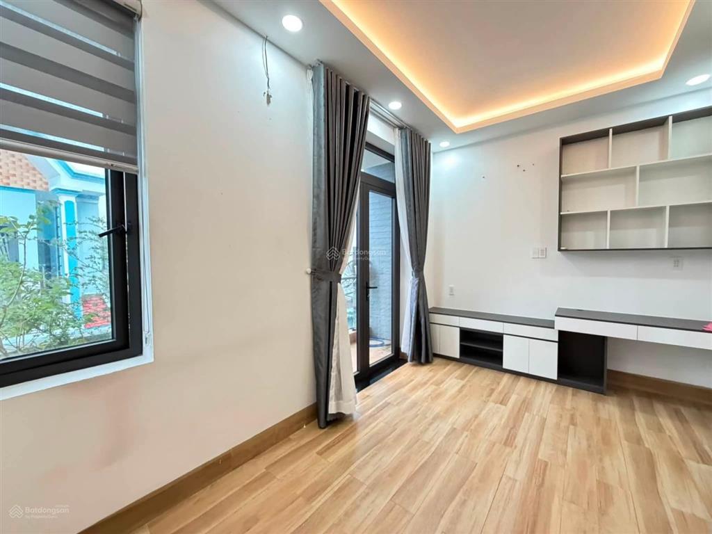 /share bán nhà mới đẹp góc 2 mặt tiền đường huỳnh tấn phát, quận 7