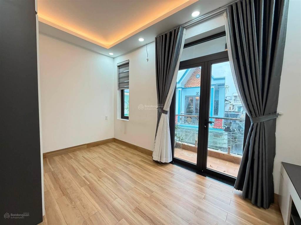 /share bán nhà mới đẹp góc 2 mặt tiền đường huỳnh tấn phát, quận 7