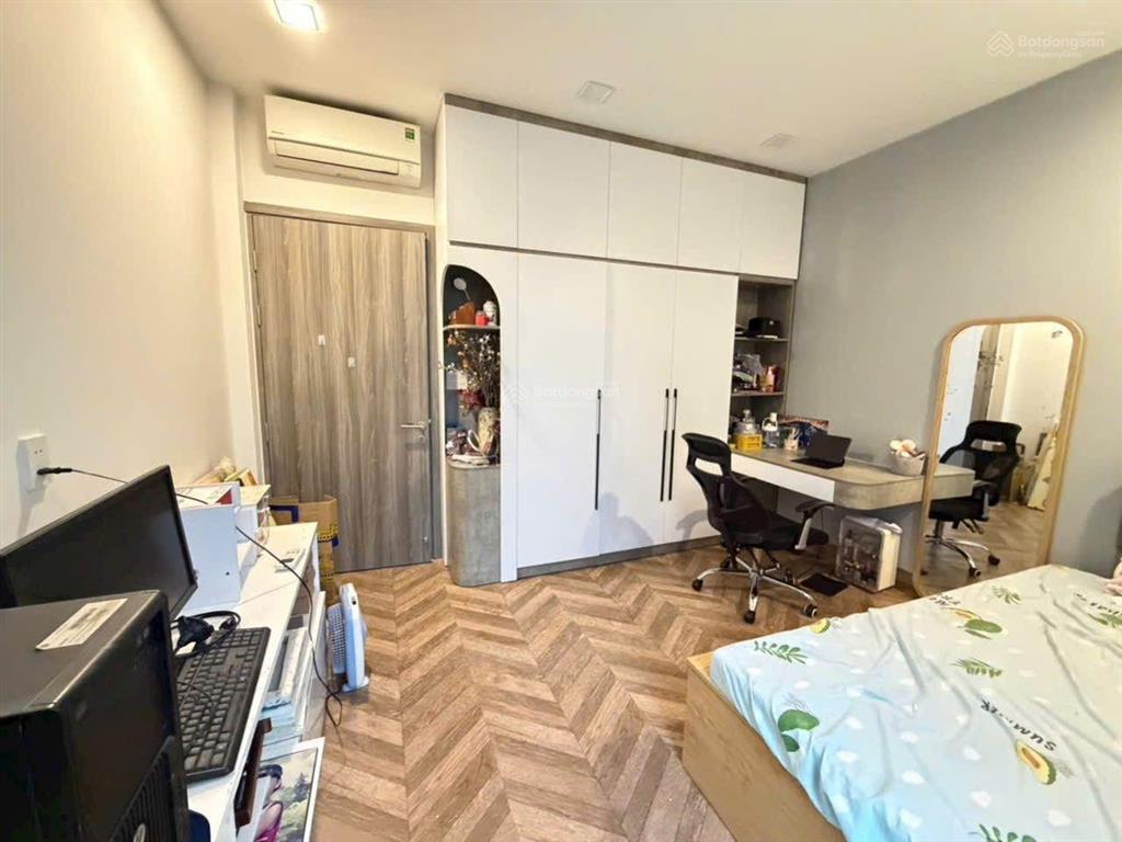 Bán nhà đẹp full nội thất hẻm xe hơi, khu vực nguyễn văn linh gần kcx tân thuận