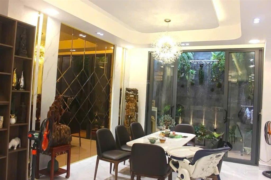 Bán nhà đẹp full nội thất hẻm xe hơi, khu vực nguyễn văn linh gần kcx tân thuận