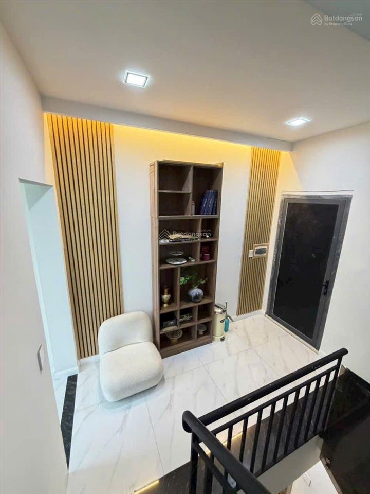Bán nhà đẹp full nội thất hẻm xe hơi, khu vực nguyễn văn linh gần kcx tân thuận