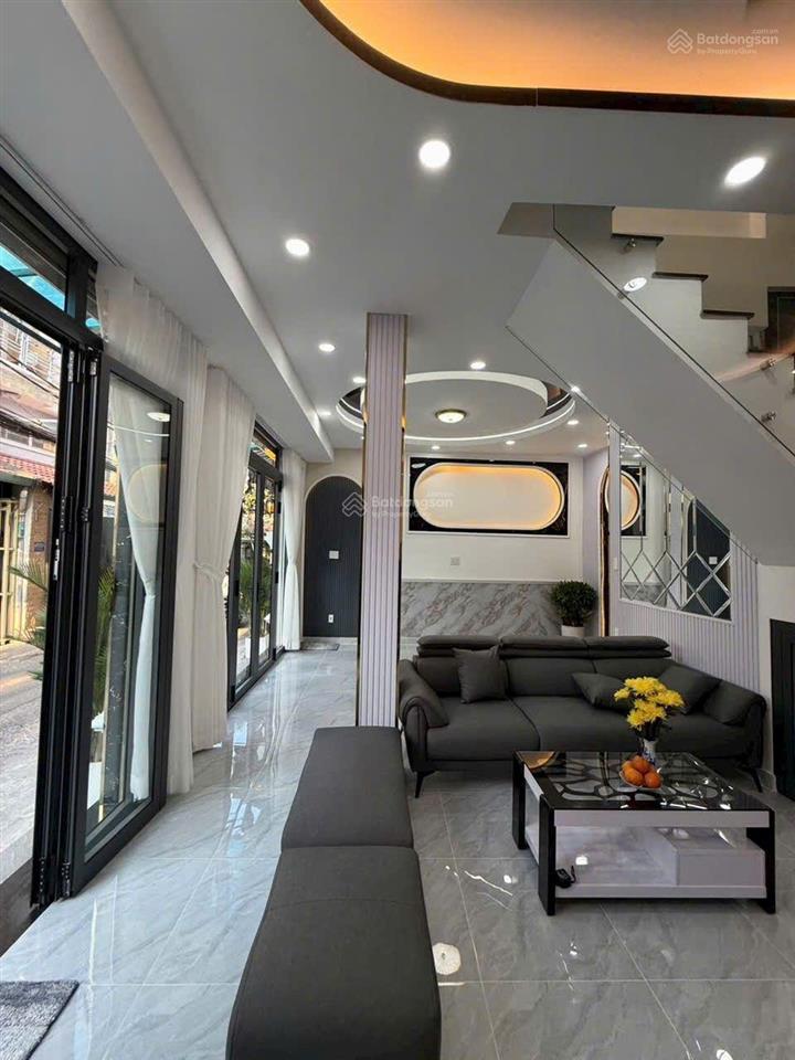 Bán nhà hxh 487 huỳnh tấn phát, vị trí cực vip!
dt sàn 42m2 xd trệt 3 lầu st
