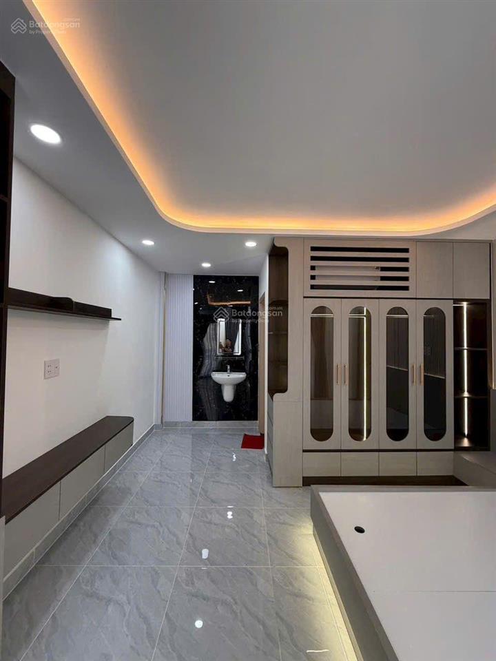 Bán nhà hxh 487 huỳnh tấn phát, vị trí cực vip!
dt sàn 42m2 xd trệt 3 lầu st