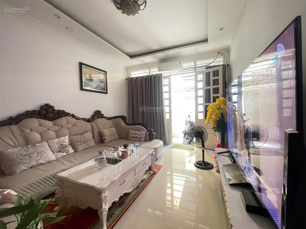 Bán nhà hẻm 8m kdc kiều đàm, p. tân hưng, quận 7.
 dt 4x16m. kết cấu 1 trệt 1 lầu