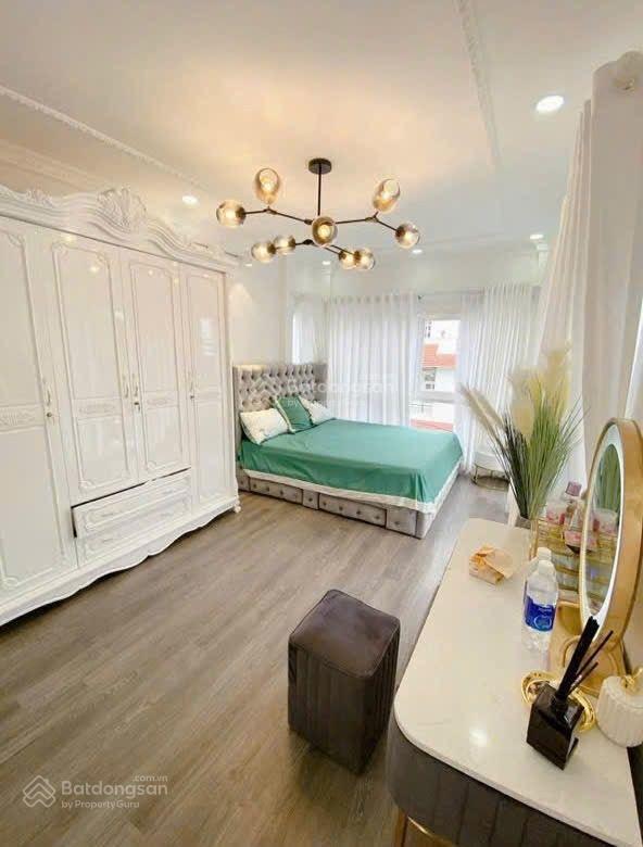 Bán nhà mt đường số 47  lâm văn bền  q7. có hợp đồng thuê 18tr/th.
giá 5ty8 thương lượng