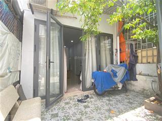 Cho thuê nhà mặt tiền đường số 49 quận 7 vị trí mặt tiền, thuận tiện ở và kinh doanh nhỏ.