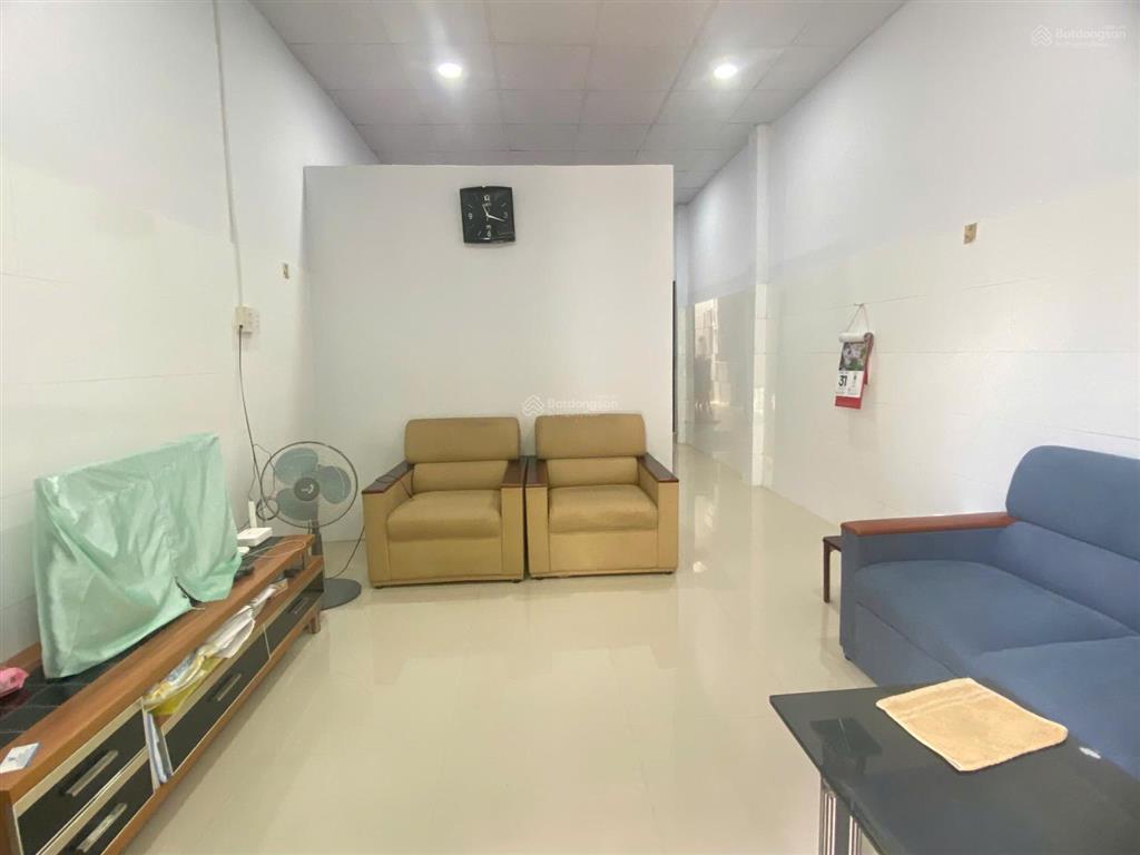 Cho thuê nhà mặt tiền đường số 49 quận 7 vị trí mặt tiền, thuận tiện ở và kinh doanh nhỏ.