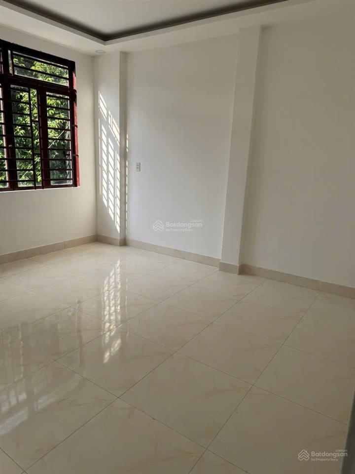 Cho thuê nhà nguyên căn đường số lâm văn bền, quận 7 diện tích 5m x 22m