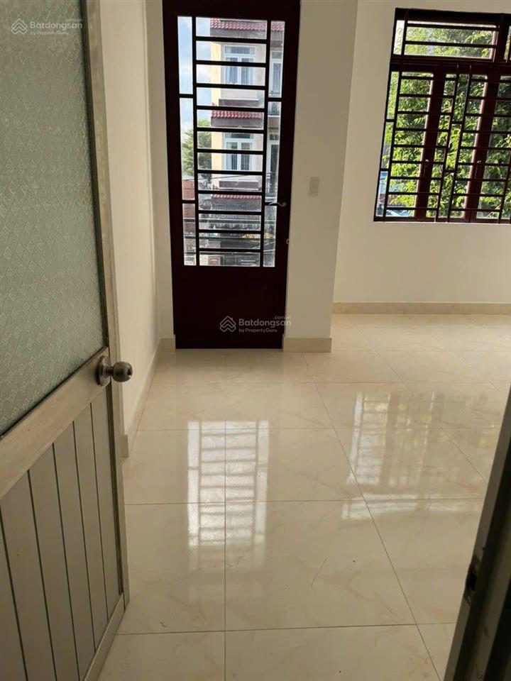 Cho thuê nhà nguyên căn đường số lâm văn bền, quận 7 diện tích 5m x 22m