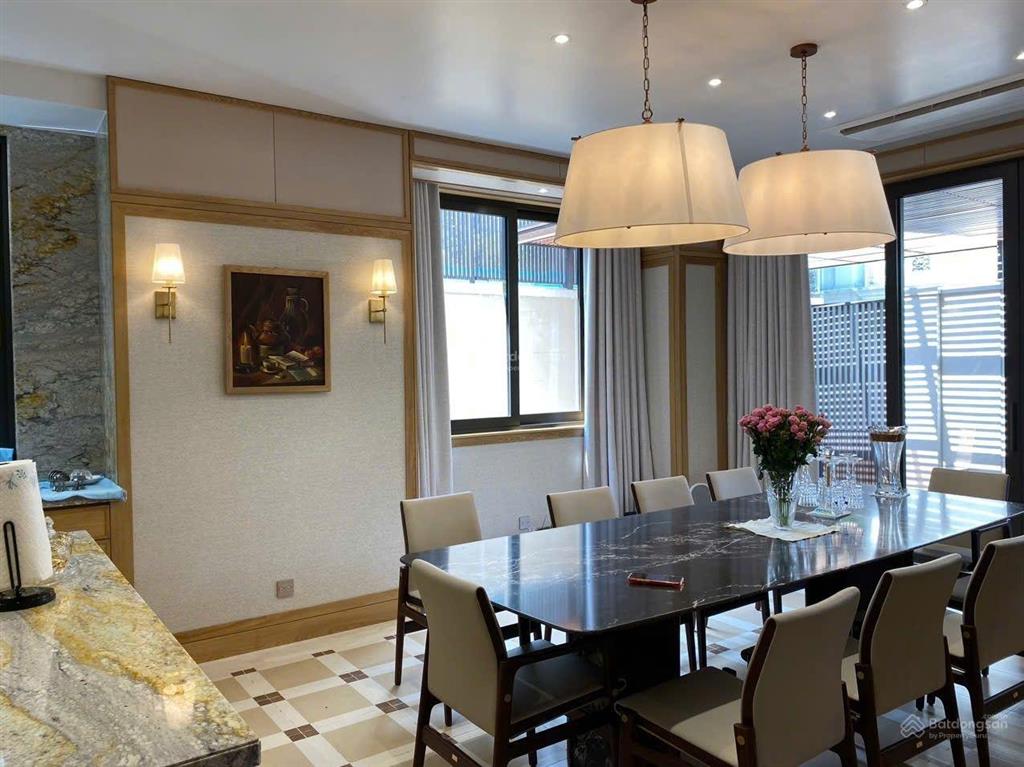 Bán biệt thự góc 2 mặt tiền sát vincom nam long trần trọng cung dt 12m x 24m
