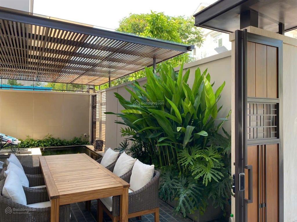 Bán biệt thự góc 2 mặt tiền sát vincom nam long trần trọng cung dt 12m x 24m