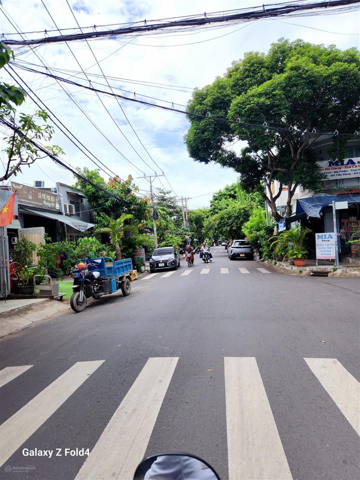 Cho thuê nhà mặt tiền đường số 12 p tân quy q7 diện tích 4x20m nhà cấp 4, 1 phòng ngủ